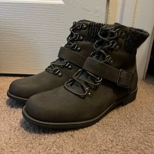 Aurinda Sweater Cuff Boot